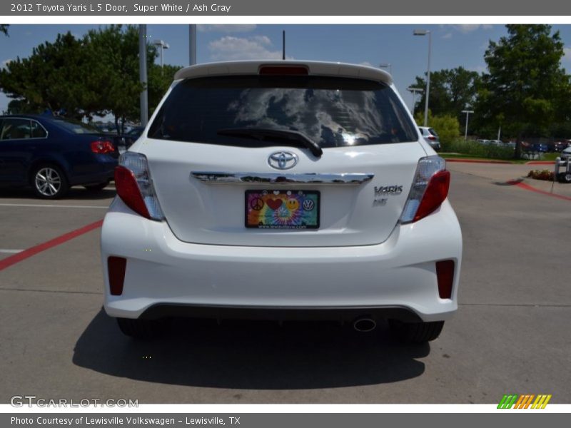 Super White / Ash Gray 2012 Toyota Yaris L 5 Door