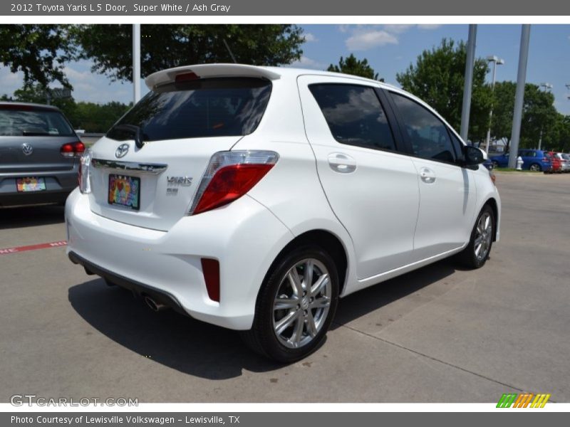 Super White / Ash Gray 2012 Toyota Yaris L 5 Door