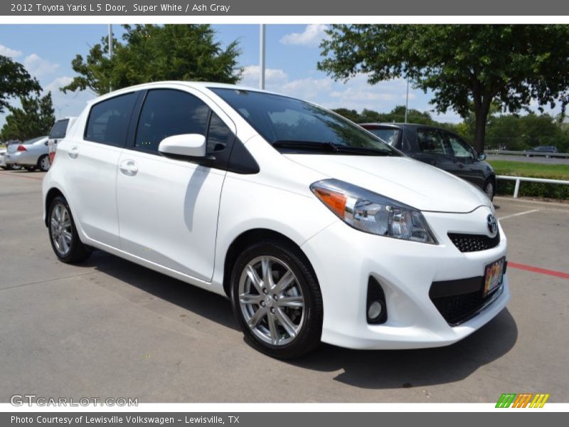 Super White / Ash Gray 2012 Toyota Yaris L 5 Door