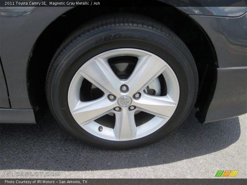 Magnetic Gray Metallic / Ash 2011 Toyota Camry SE