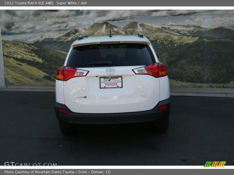 Super White / Ash 2013 Toyota RAV4 XLE AWD