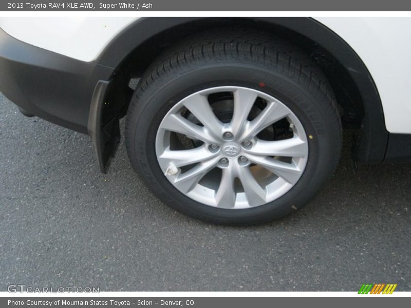Super White / Ash 2013 Toyota RAV4 XLE AWD