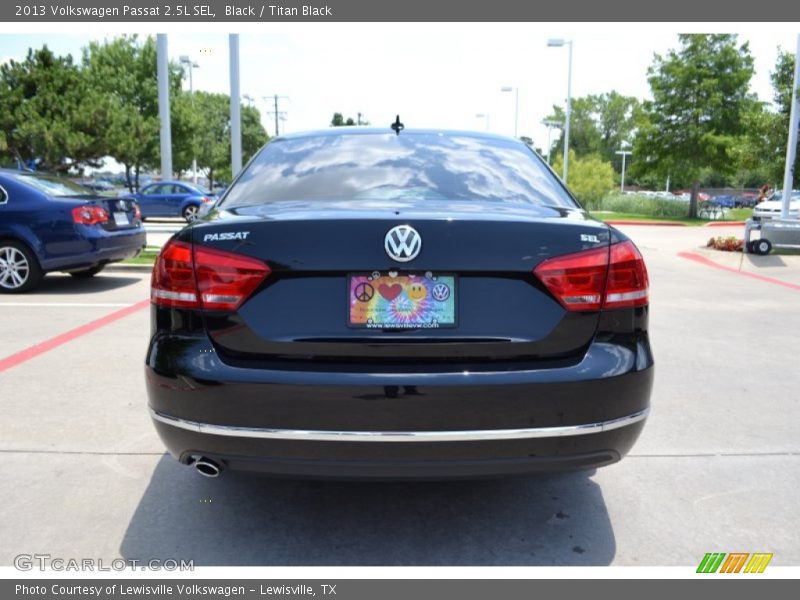 Black / Titan Black 2013 Volkswagen Passat 2.5L SEL