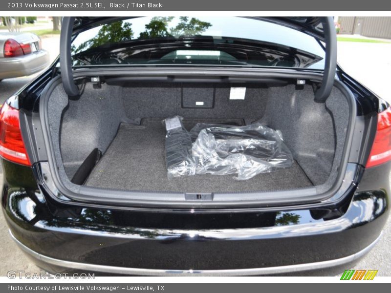 Black / Titan Black 2013 Volkswagen Passat 2.5L SEL