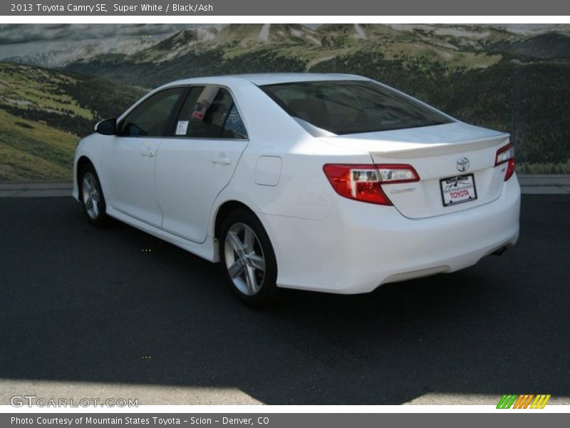 Super White / Black/Ash 2013 Toyota Camry SE