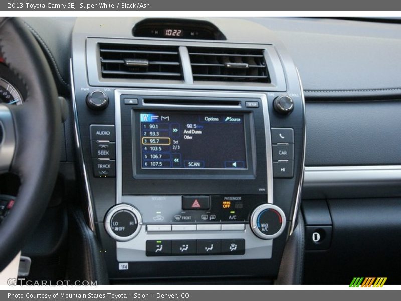 Super White / Black/Ash 2013 Toyota Camry SE