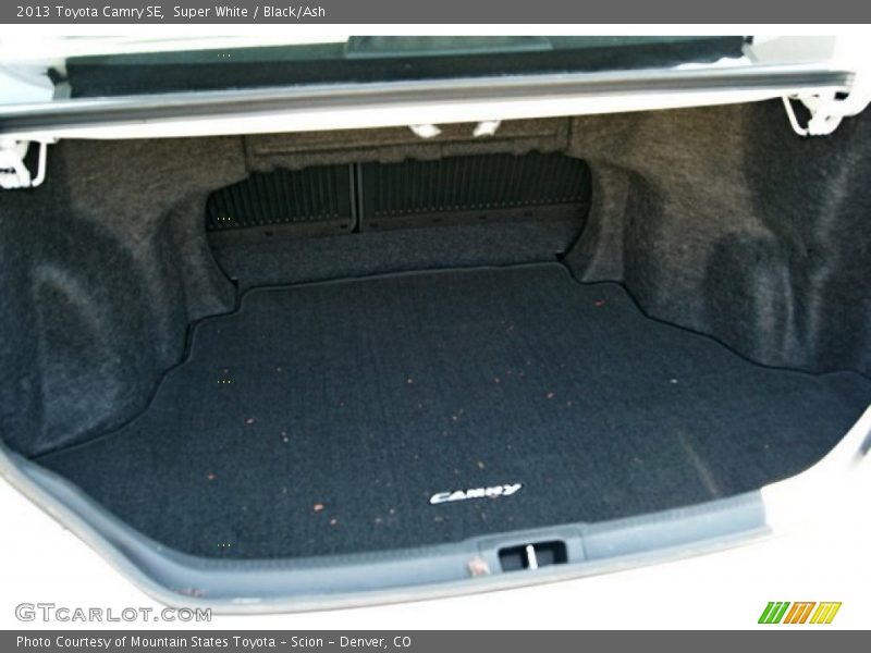 Super White / Black/Ash 2013 Toyota Camry SE
