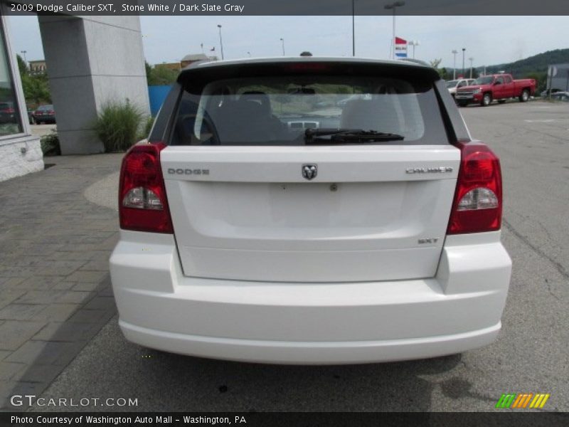 Stone White / Dark Slate Gray 2009 Dodge Caliber SXT