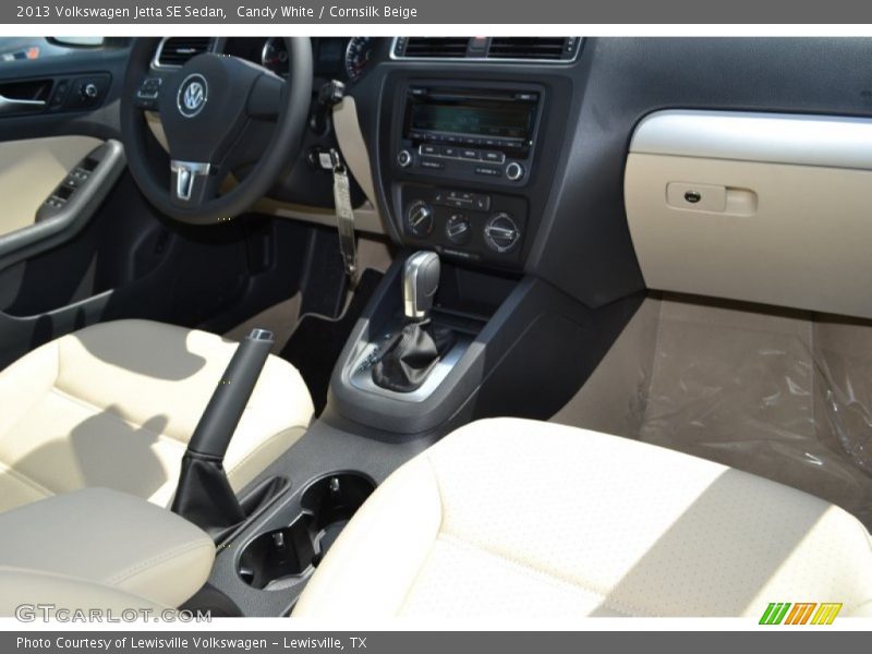 Candy White / Cornsilk Beige 2013 Volkswagen Jetta SE Sedan