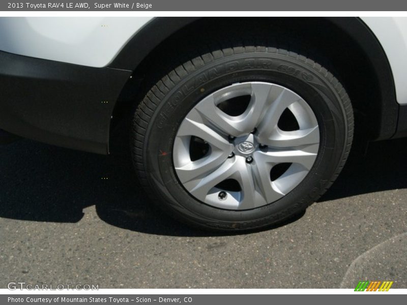 Super White / Beige 2013 Toyota RAV4 LE AWD