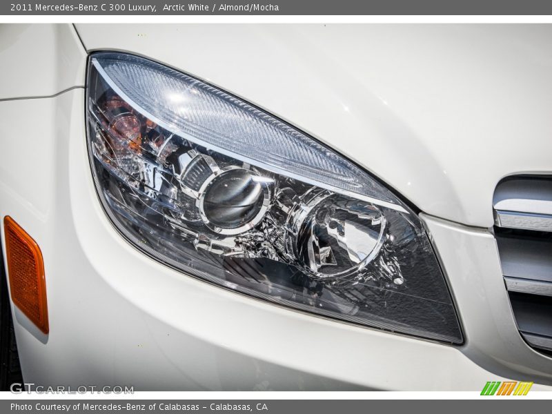 Arctic White / Almond/Mocha 2011 Mercedes-Benz C 300 Luxury