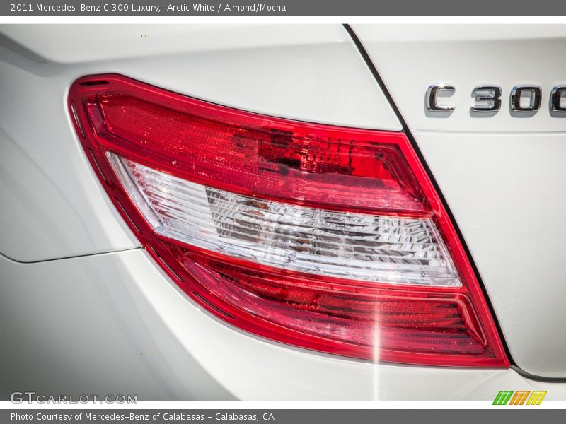 Arctic White / Almond/Mocha 2011 Mercedes-Benz C 300 Luxury
