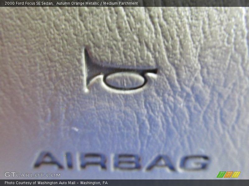 Autumn Orange Metallic / Medium Parchment 2000 Ford Focus SE Sedan