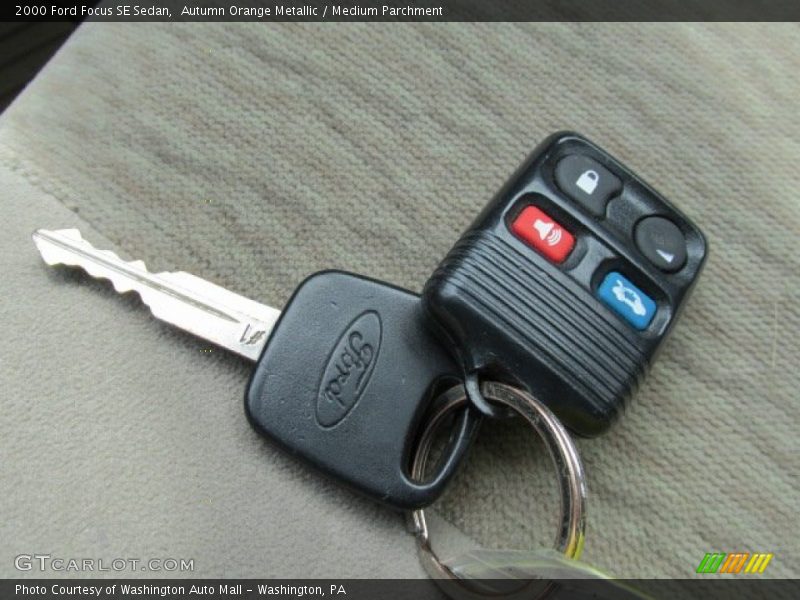 Autumn Orange Metallic / Medium Parchment 2000 Ford Focus SE Sedan