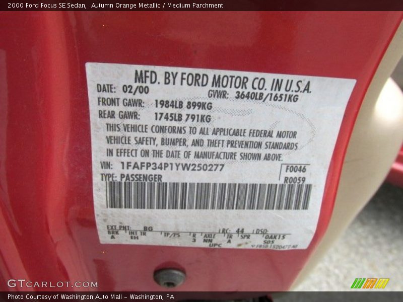 Autumn Orange Metallic / Medium Parchment 2000 Ford Focus SE Sedan
