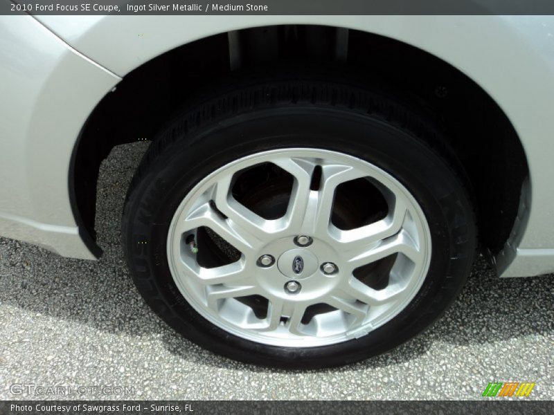 Ingot Silver Metallic / Medium Stone 2010 Ford Focus SE Coupe