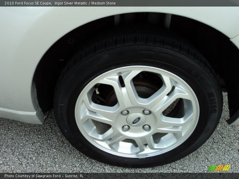 Ingot Silver Metallic / Medium Stone 2010 Ford Focus SE Coupe