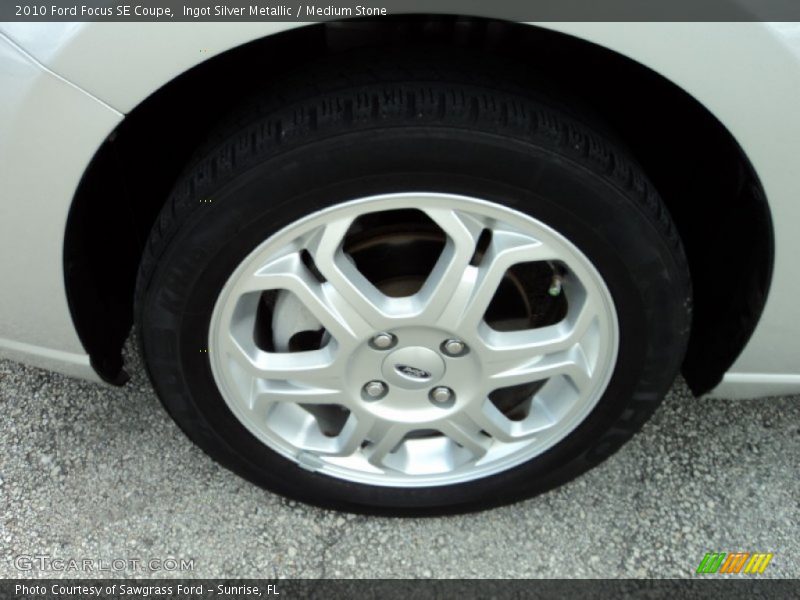 Ingot Silver Metallic / Medium Stone 2010 Ford Focus SE Coupe