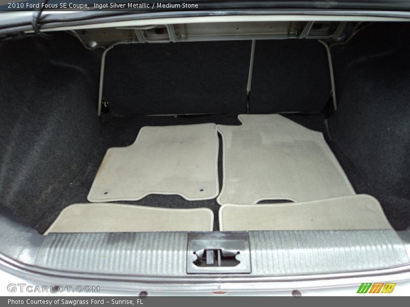 Ingot Silver Metallic / Medium Stone 2010 Ford Focus SE Coupe