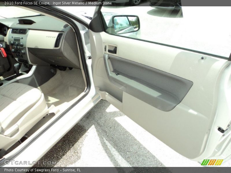Ingot Silver Metallic / Medium Stone 2010 Ford Focus SE Coupe