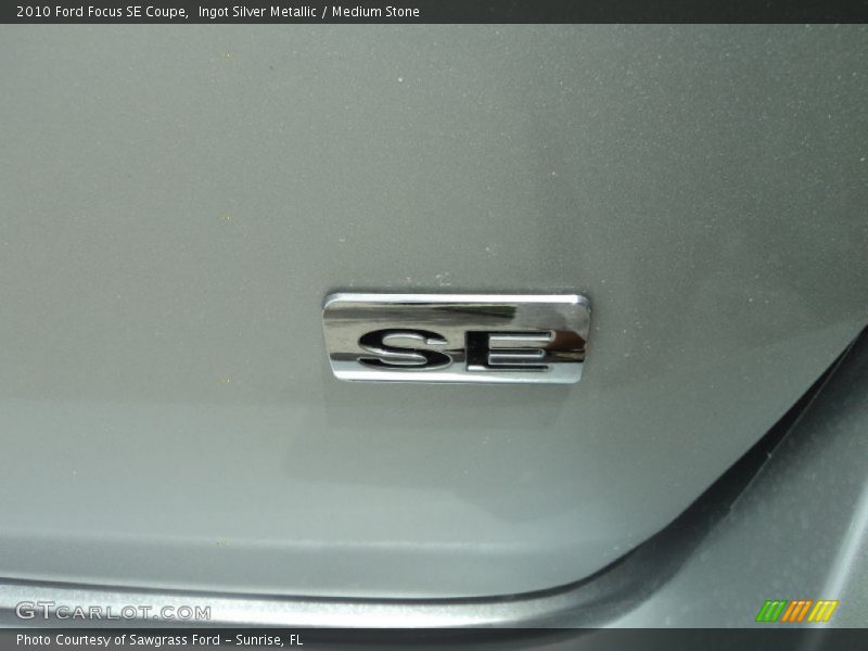 Ingot Silver Metallic / Medium Stone 2010 Ford Focus SE Coupe