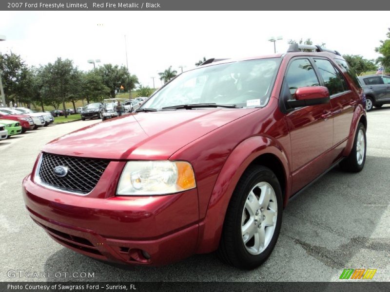 Front 3/4 View of 2007 Freestyle Limited