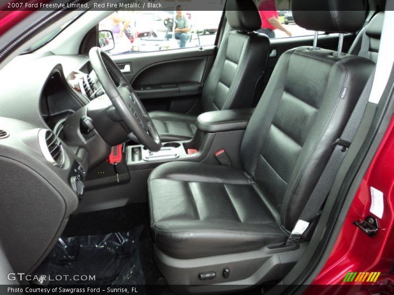 Front Seat of 2007 Freestyle Limited