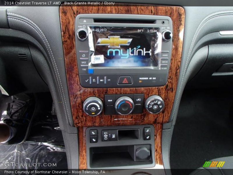 Black Granite Metallic / Ebony 2014 Chevrolet Traverse LT AWD