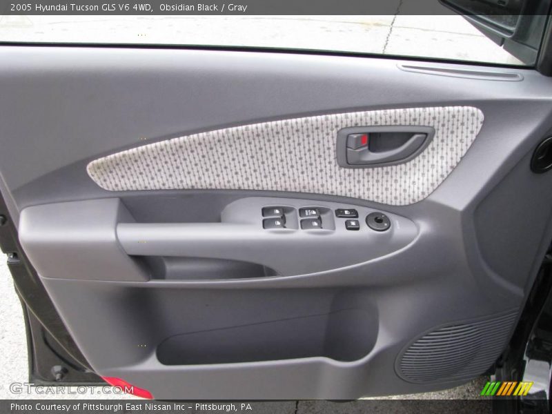 Obsidian Black / Gray 2005 Hyundai Tucson GLS V6 4WD