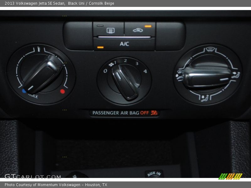 Black Uni / Cornsilk Beige 2013 Volkswagen Jetta SE Sedan