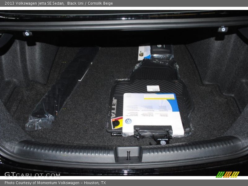 Black Uni / Cornsilk Beige 2013 Volkswagen Jetta SE Sedan