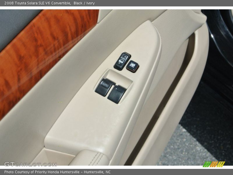 Black / Ivory 2008 Toyota Solara SLE V6 Convertible