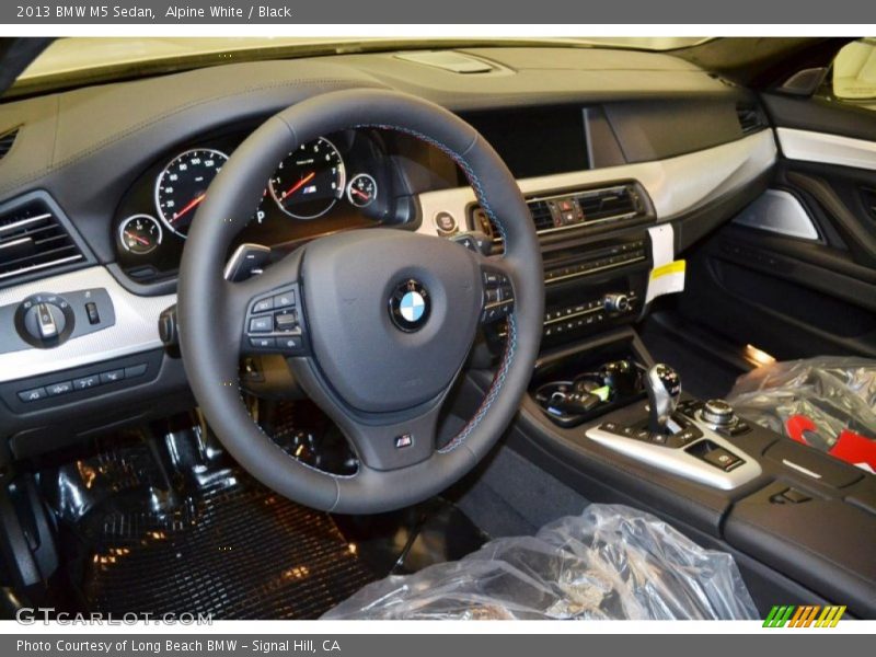 Alpine White / Black 2013 BMW M5 Sedan