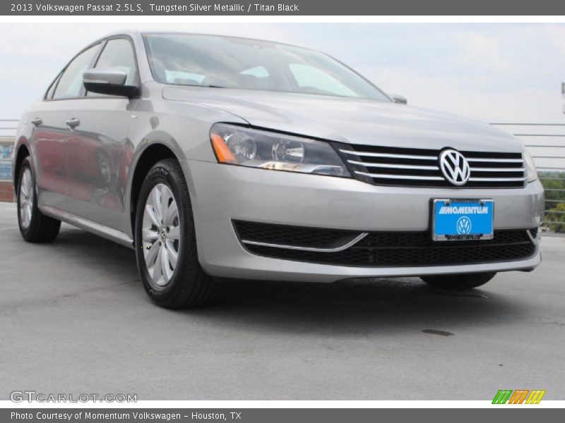 Tungsten Silver Metallic / Titan Black 2013 Volkswagen Passat 2.5L S