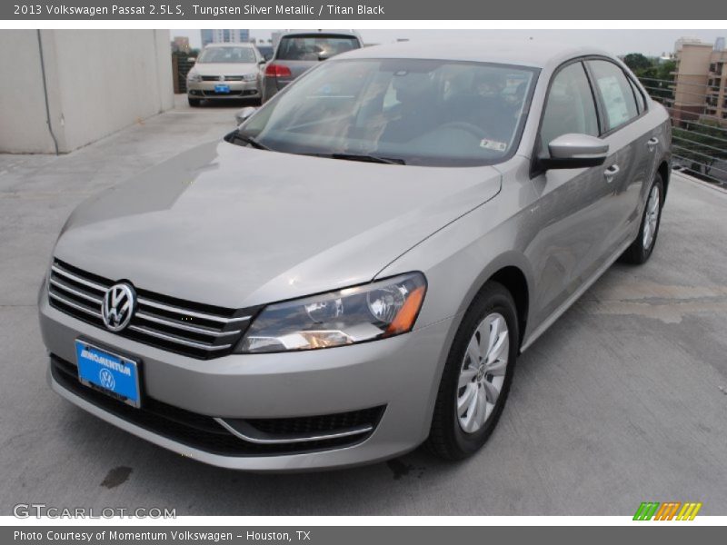 Tungsten Silver Metallic / Titan Black 2013 Volkswagen Passat 2.5L S