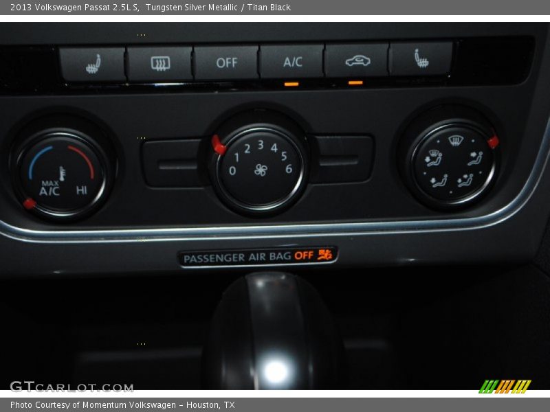 Tungsten Silver Metallic / Titan Black 2013 Volkswagen Passat 2.5L S
