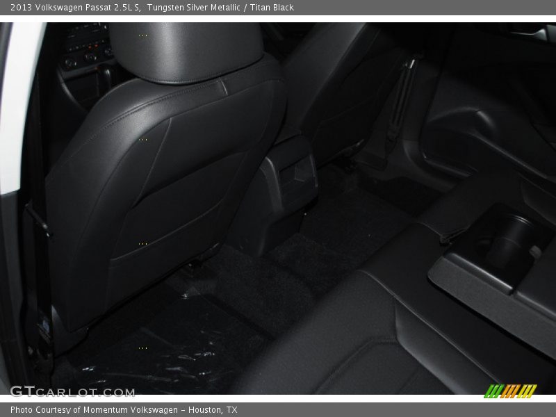 Tungsten Silver Metallic / Titan Black 2013 Volkswagen Passat 2.5L S