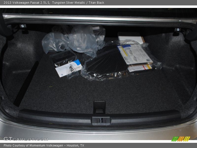 Tungsten Silver Metallic / Titan Black 2013 Volkswagen Passat 2.5L S