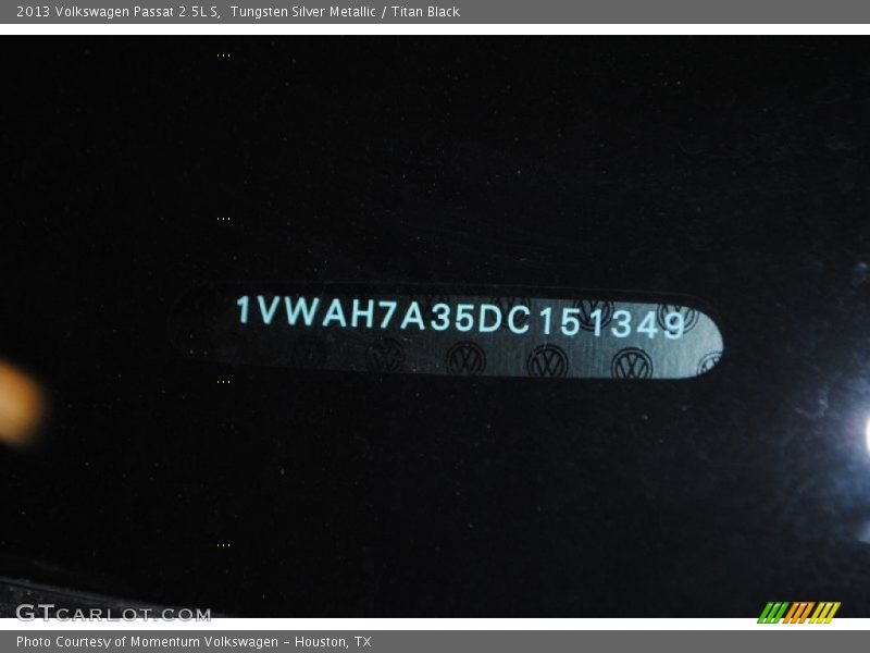 Tungsten Silver Metallic / Titan Black 2013 Volkswagen Passat 2.5L S