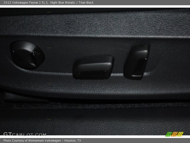 Night Blue Metallic / Titan Black 2013 Volkswagen Passat 2.5L S
