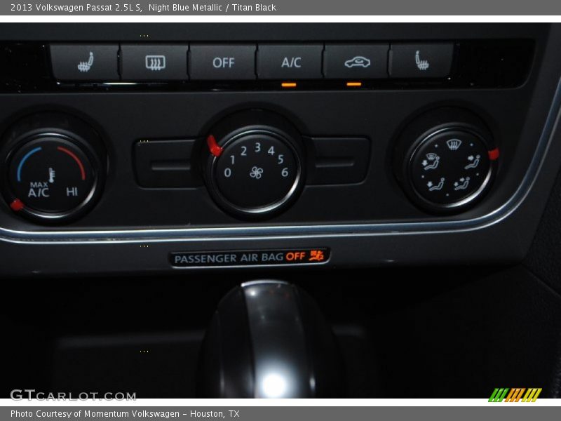 Night Blue Metallic / Titan Black 2013 Volkswagen Passat 2.5L S