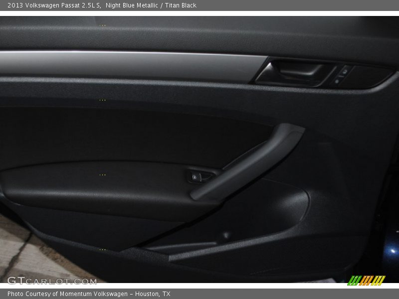 Night Blue Metallic / Titan Black 2013 Volkswagen Passat 2.5L S