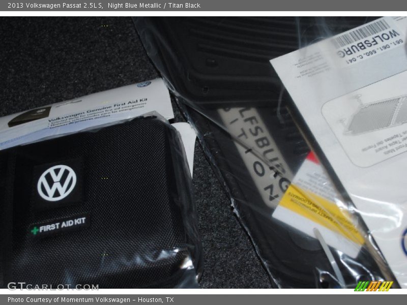 Night Blue Metallic / Titan Black 2013 Volkswagen Passat 2.5L S