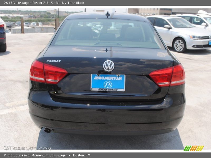 Black / Titan Black 2013 Volkswagen Passat 2.5L S