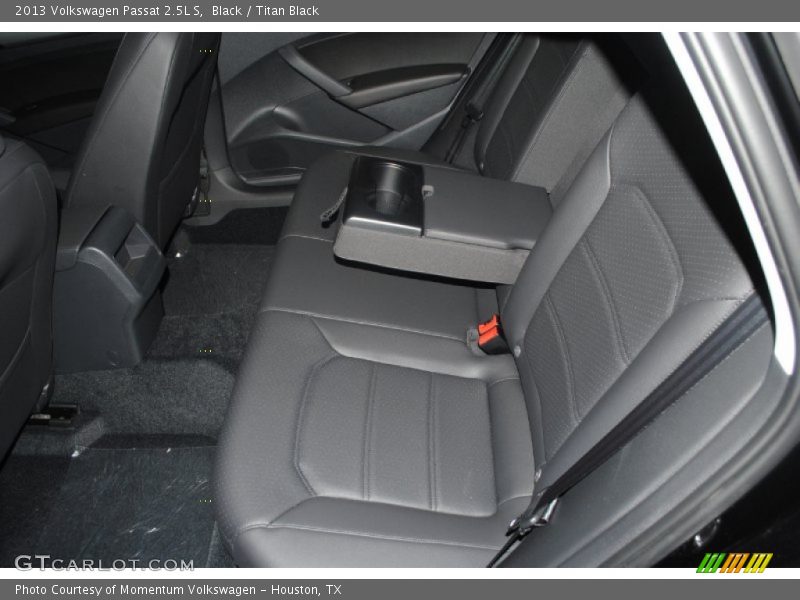 Black / Titan Black 2013 Volkswagen Passat 2.5L S