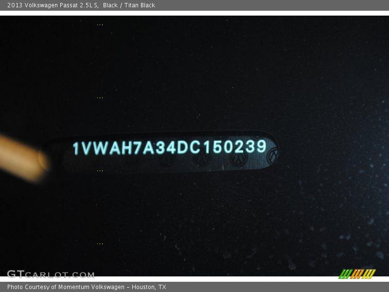 Black / Titan Black 2013 Volkswagen Passat 2.5L S