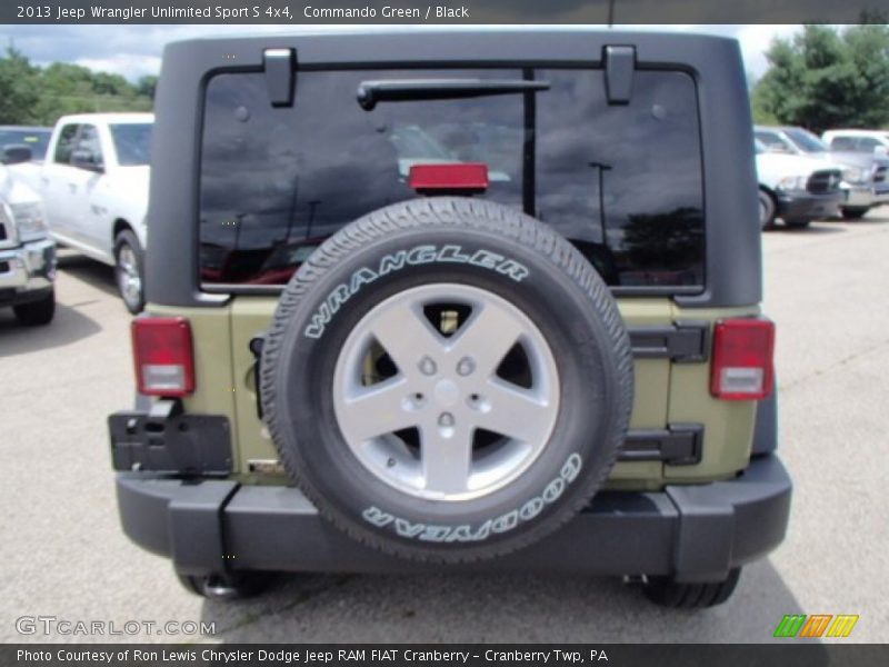 Commando Green / Black 2013 Jeep Wrangler Unlimited Sport S 4x4