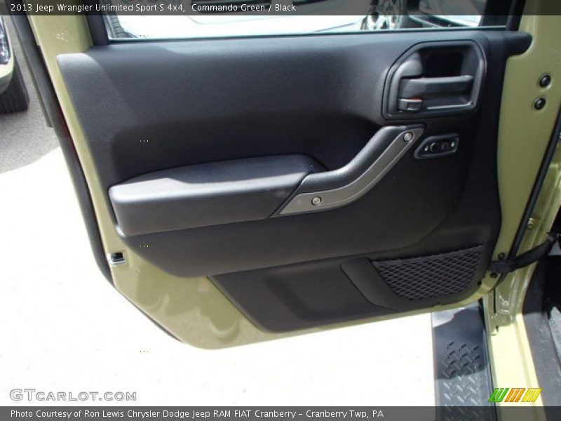 Commando Green / Black 2013 Jeep Wrangler Unlimited Sport S 4x4