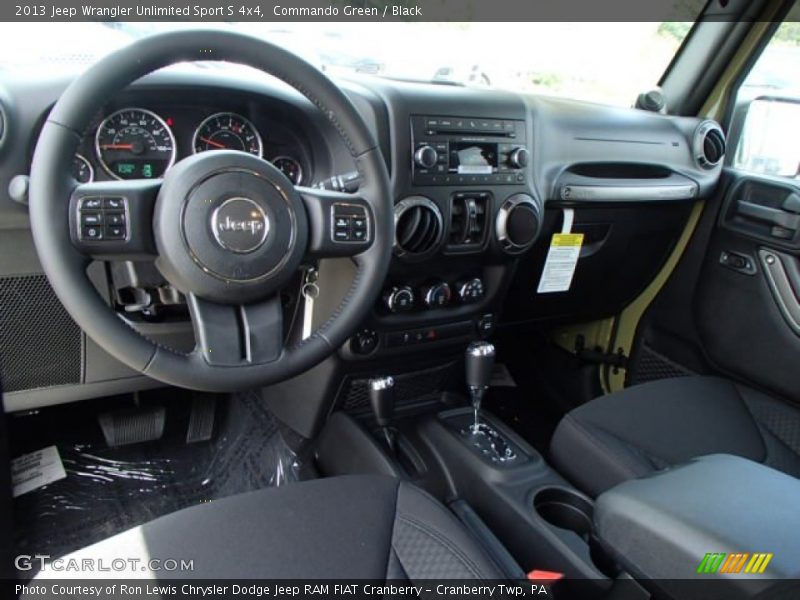 Commando Green / Black 2013 Jeep Wrangler Unlimited Sport S 4x4