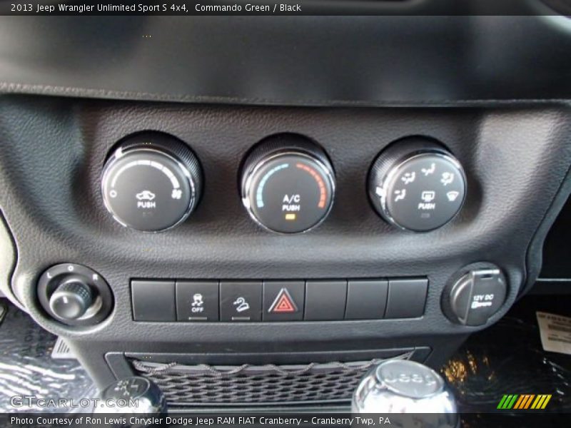 Commando Green / Black 2013 Jeep Wrangler Unlimited Sport S 4x4